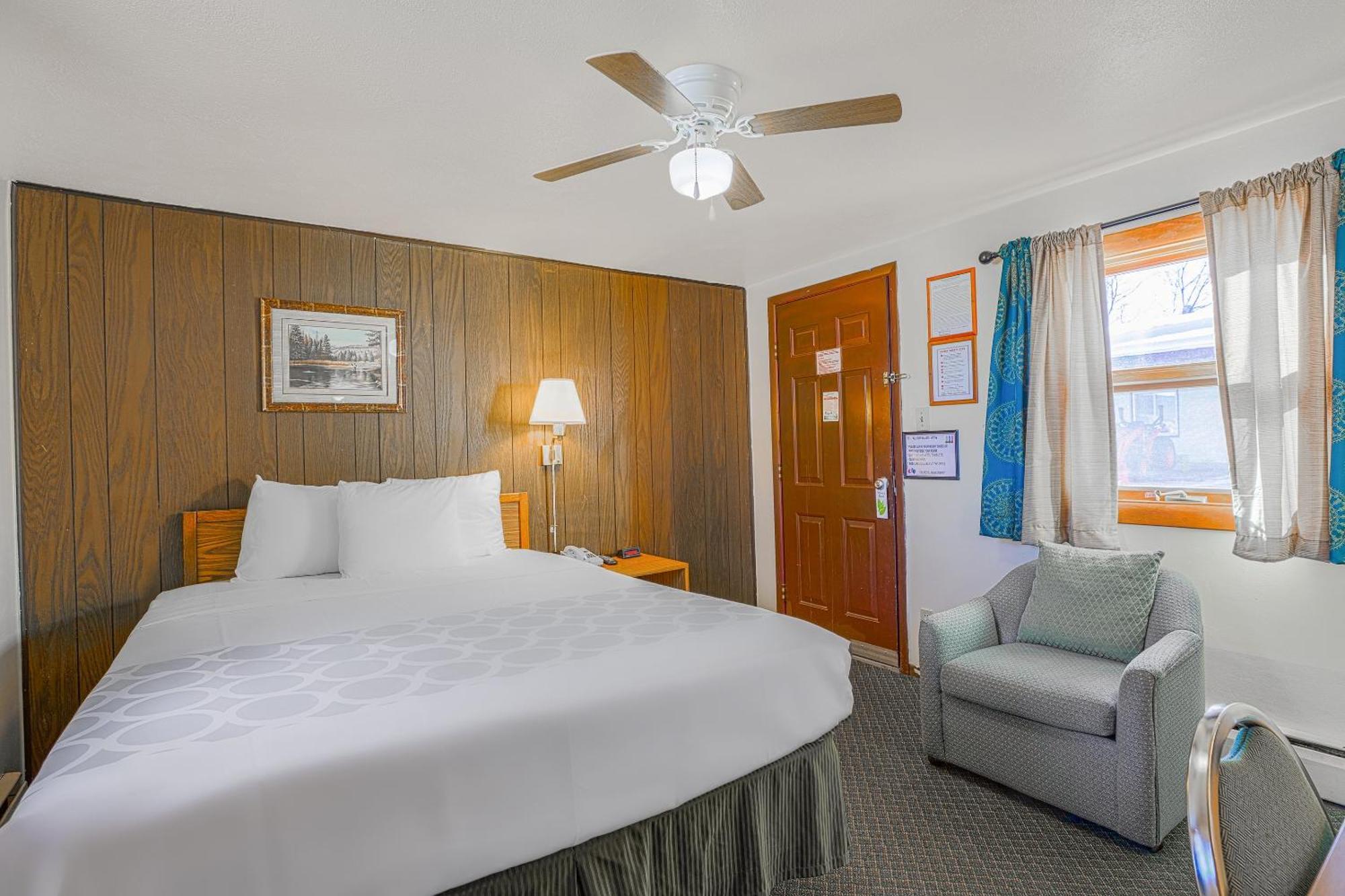 Love Hotels Silver Street By Oyo At Hurley Wi المظهر الخارجي الصورة