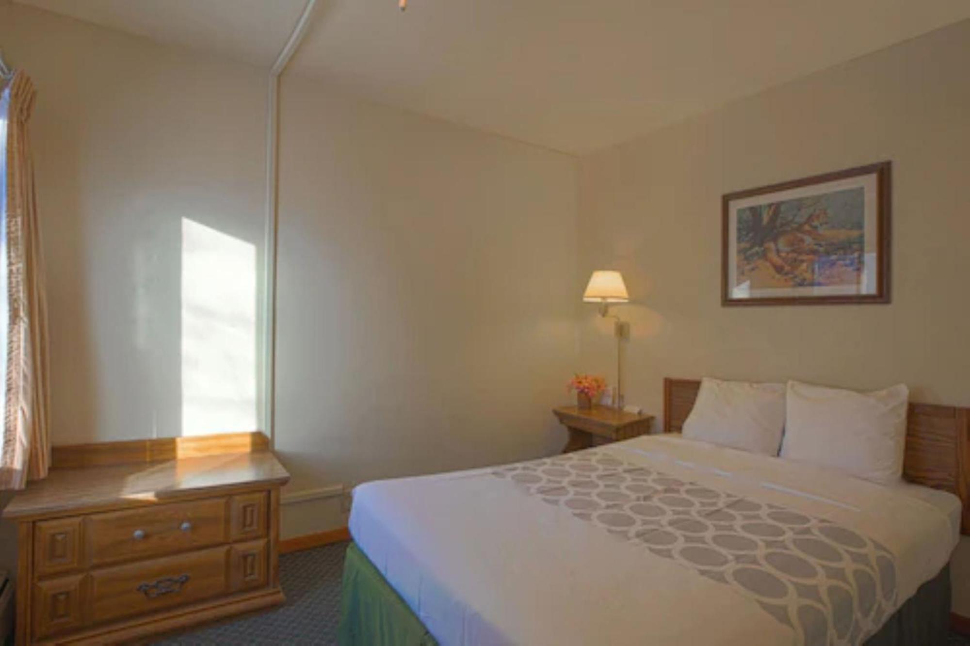 Love Hotels Silver Street By Oyo At Hurley Wi المظهر الخارجي الصورة