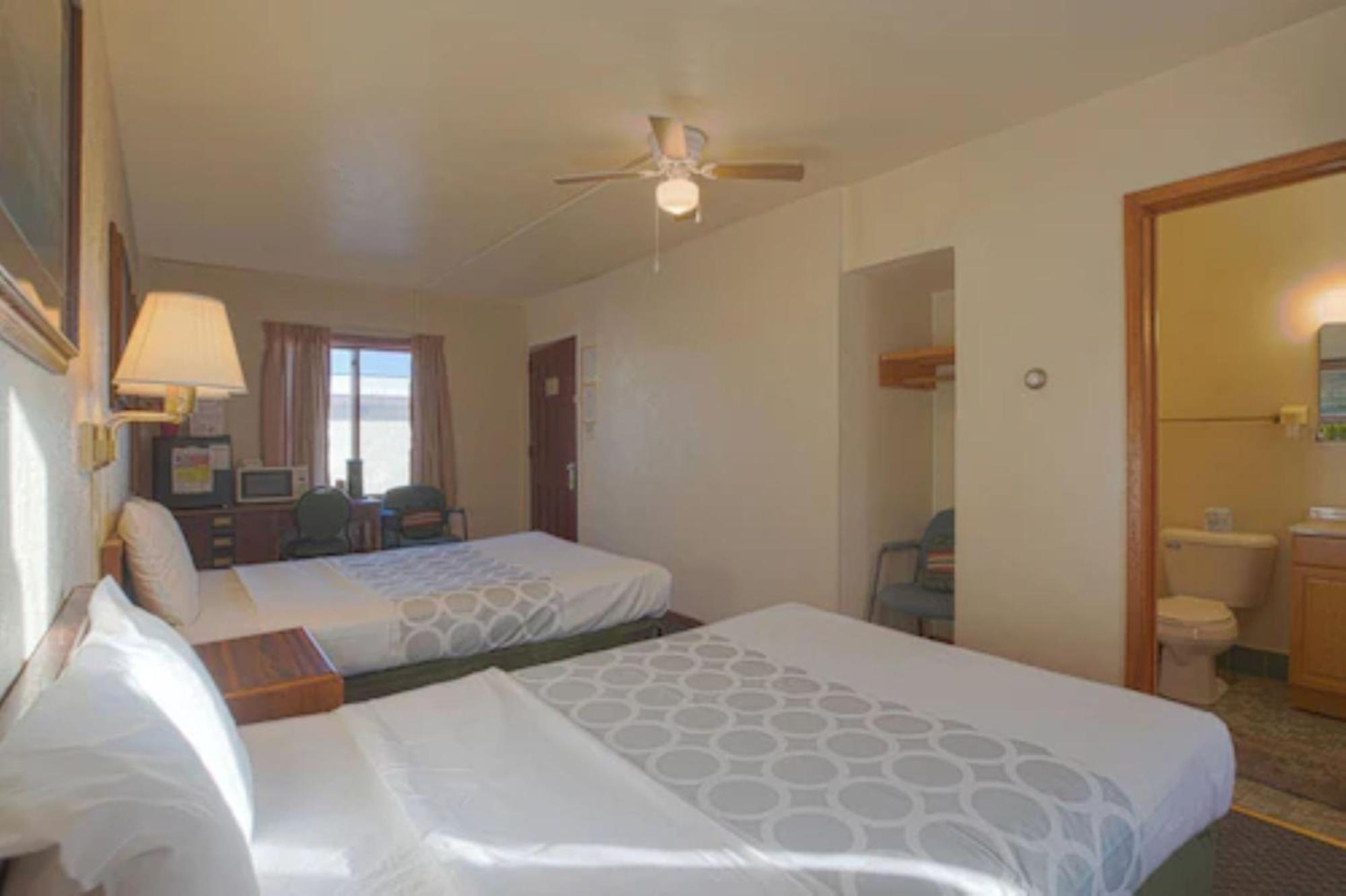 Love Hotels Silver Street By Oyo At Hurley Wi المظهر الخارجي الصورة